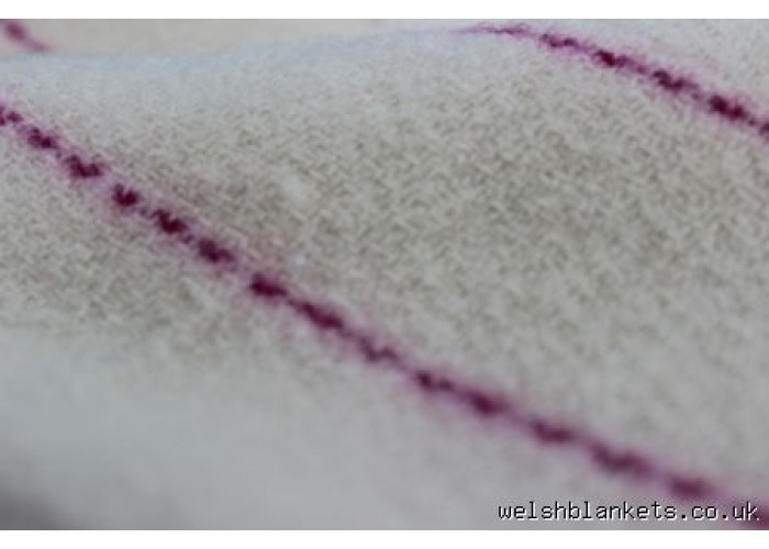 Soft undyed Cream blanket with delicate Punk stripes NL114 Soft undyed Cream blanket with delicate Punk stripes NL114