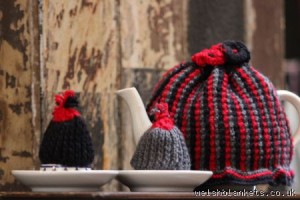 Tea Cosy set with matching egg cosies TC34