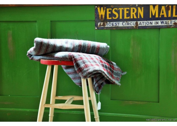 Steel grey, Indigo & Scarlet Striped blanket NL92 Steel grey, Indigo & Scarlet Striped blanket NL92